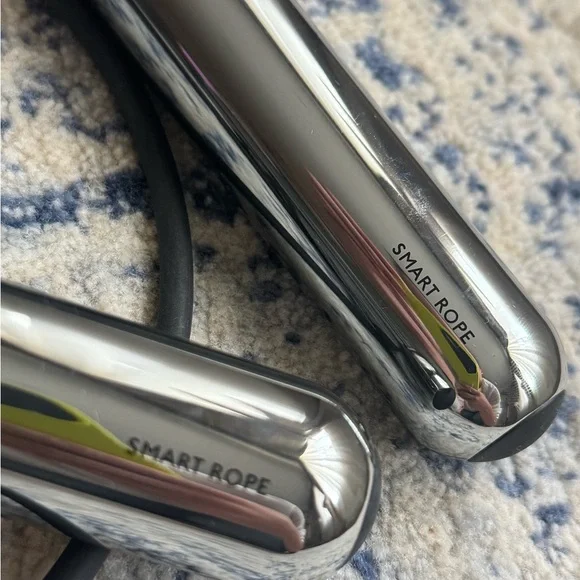 Smart Rope with Silver Handles - Picture 2 of 3
